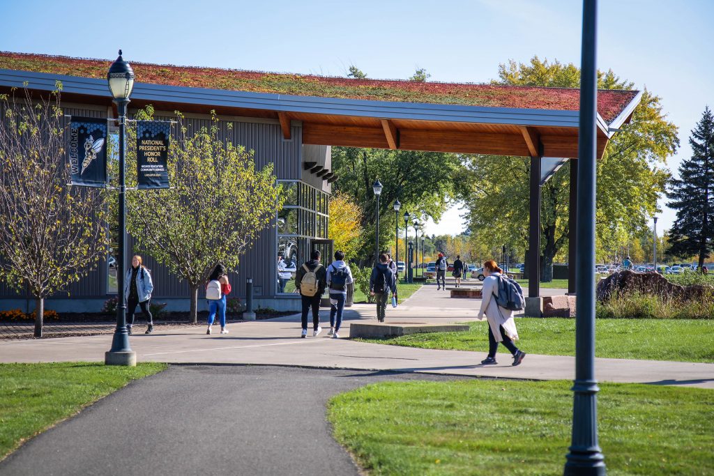 Students walking outside the Yellowjacket Union